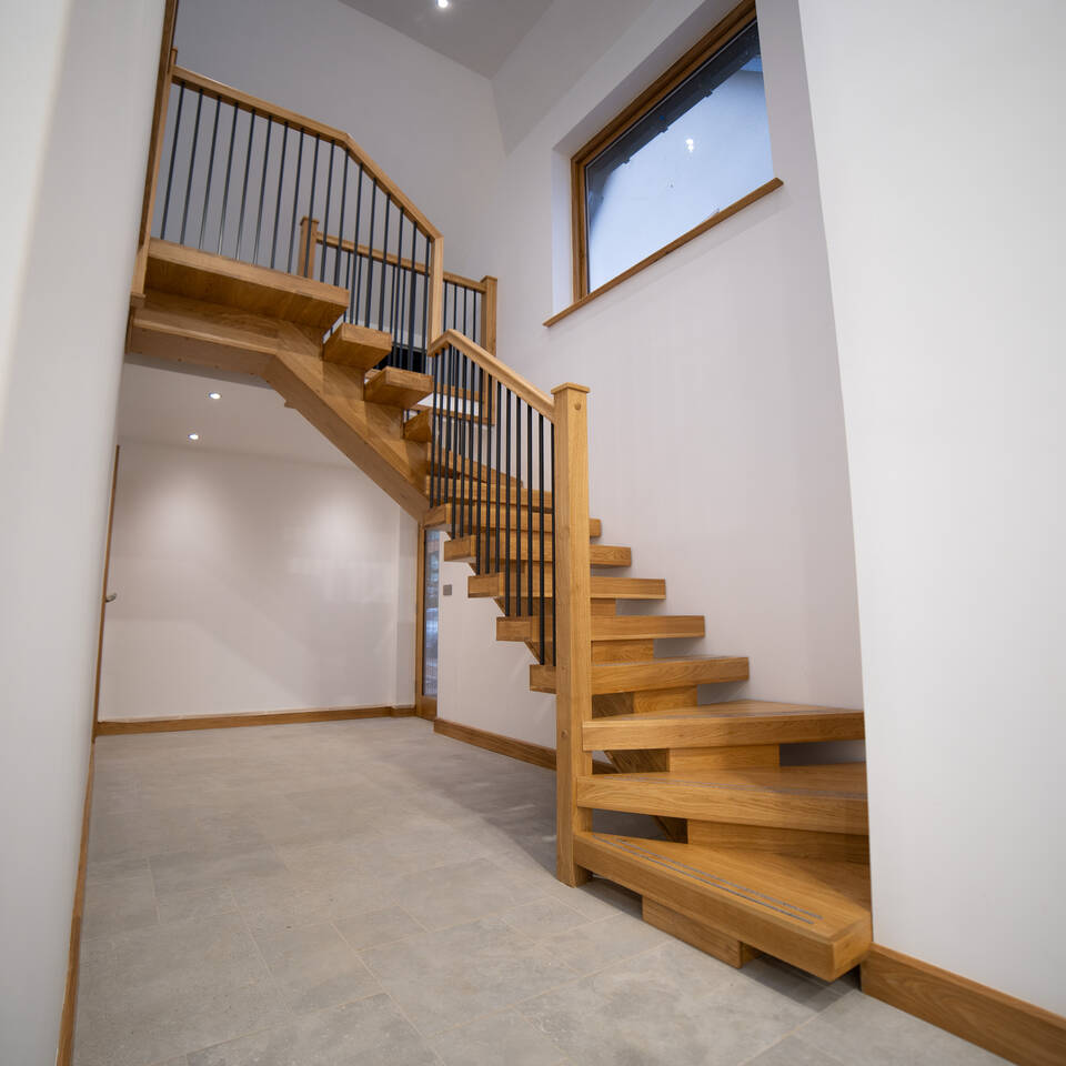Oak Central String Staircase