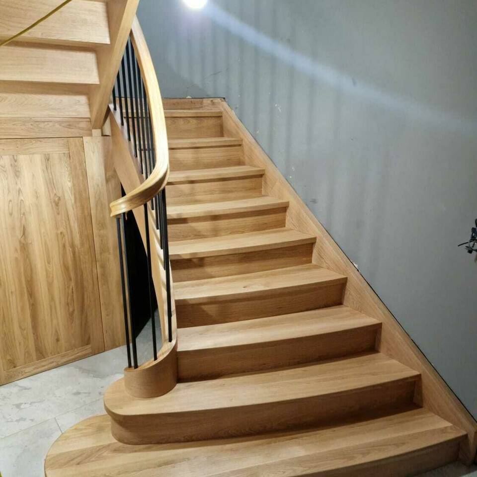 Oak Curve Staircase