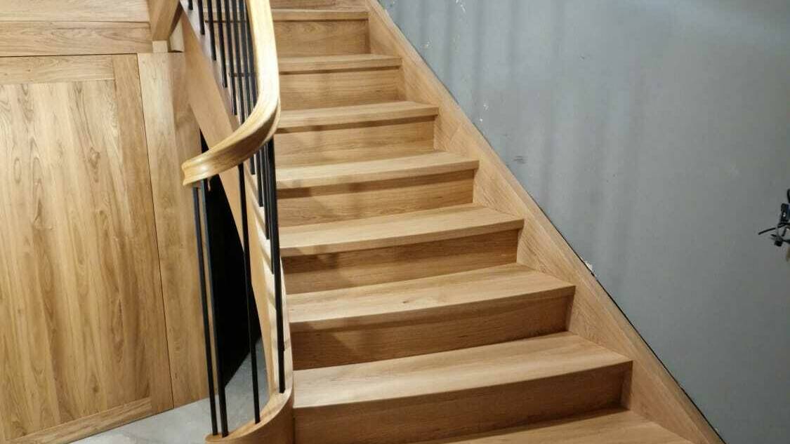 Oak Curve Staircase